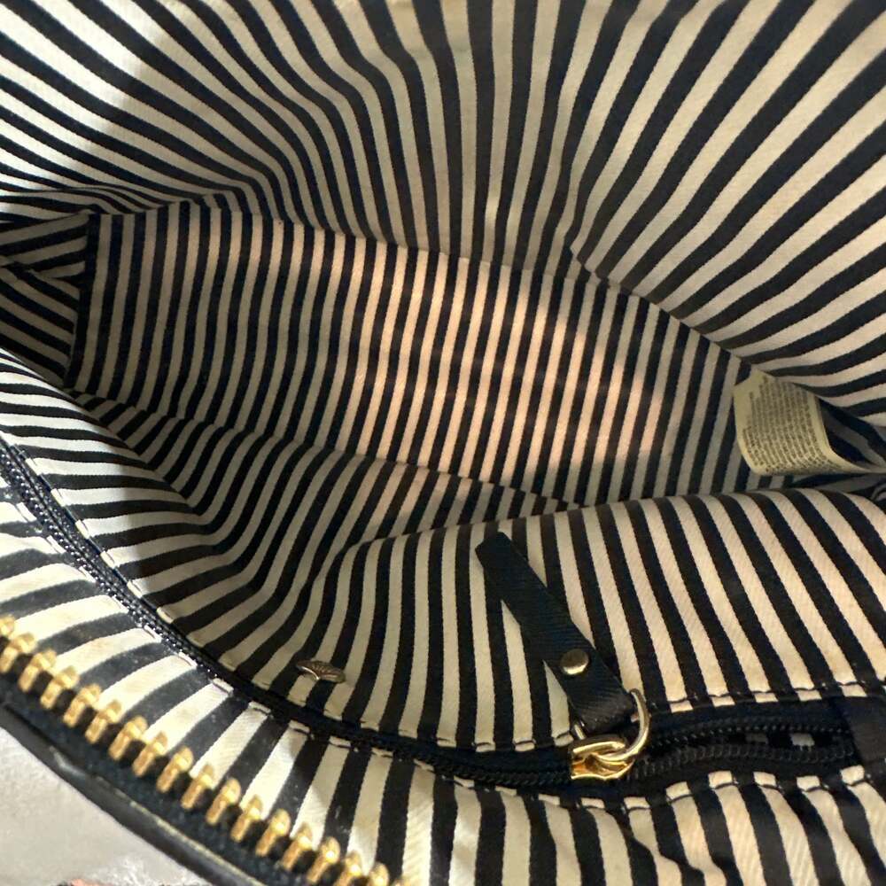 Kate Spade Cameron Street Large Hilli Saffiano Leather Crossbody Bag in Black - Picture 4 of 7